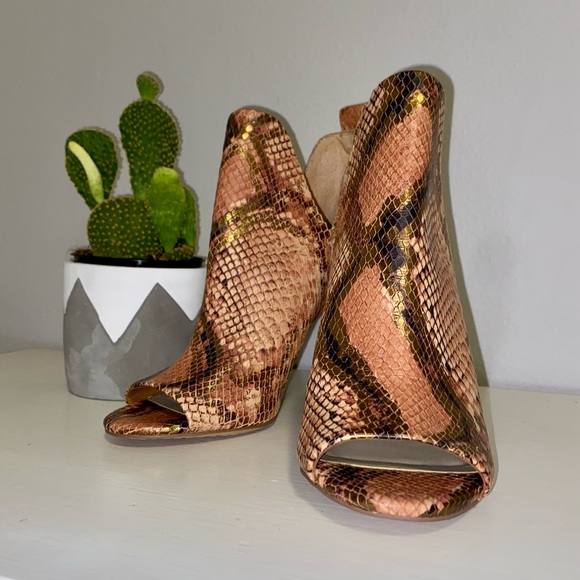 NWOT Vince Camuto Snake Skin Animal Print Boot Open-Toe Heels — Size 5.5 - Picture 3 of 7